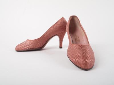 Shoes (1 Pr.)