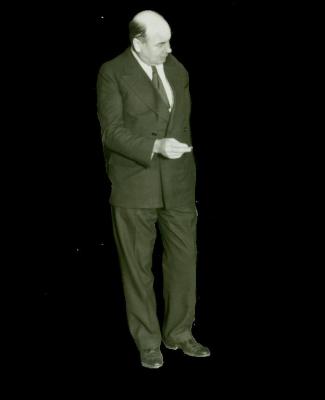 PNG, Man in suit holding paper