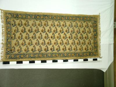 Scarf, Table