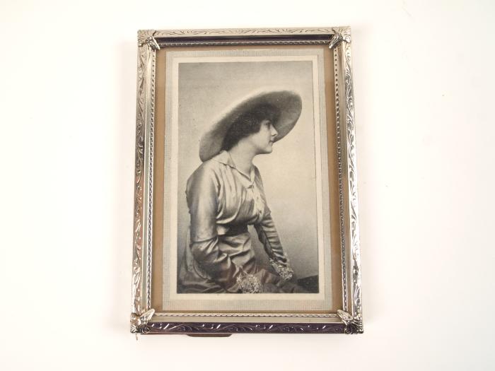 Half-tone Photoengraving, A Woman Wearing A Hat