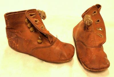 Shoes (1 Pr.)