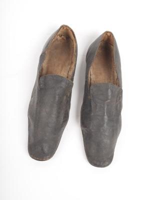 Slippers (1 Pr.)