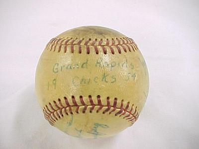 Ball, 9 1/4  Official Girls' Baseball