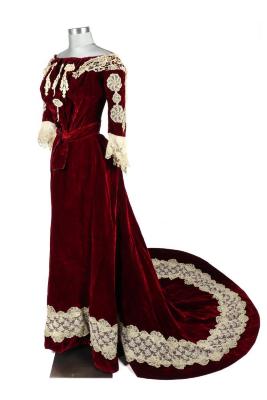 Costume