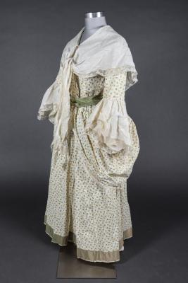 Costume