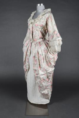 Costume
