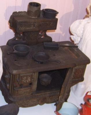 Toy Stove, 'rival'