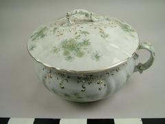 Pot, Chamber With Cover