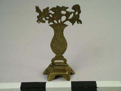Figurine, Vase And Flowers On Stand
