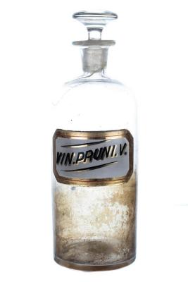 Apothecary Bottle, Vin. Pruni. V.