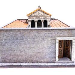 Model, Greek House