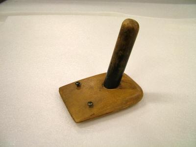Scraper, Cabinet