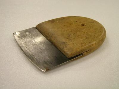 Scraper, Cabinet