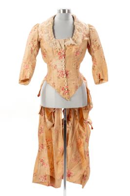 Ecru Floral Bodice With Train
