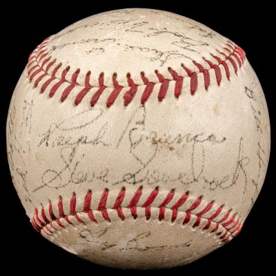 Autographed Baseball, Bob Swift
