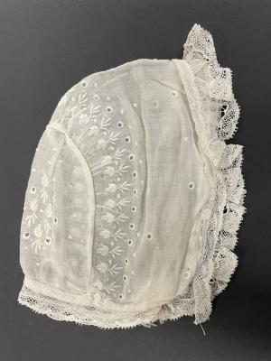 Child's Bonnet, White With Lace Ruffle