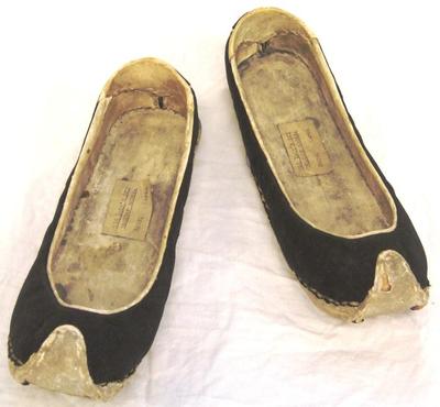 Pair Old Ladies Dry Weather Shoes