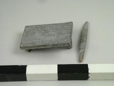 Model Of Metate And Stone
