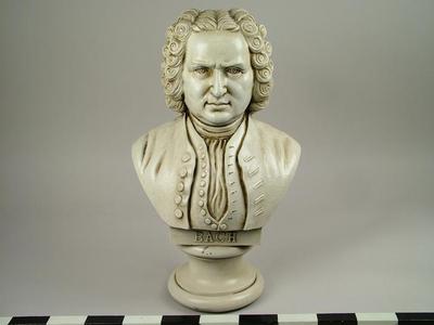 Bust, Bach