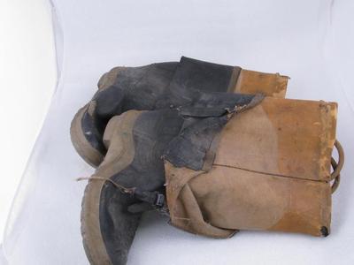Boots (pr.)