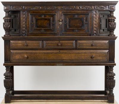 Court Cabinet