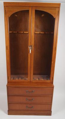 Gun display cabinet
