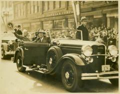 Photograph, President Franklin D.  Roosevelt and Mrs. Roosevelt in Motorcade in Grand Rapids, MI