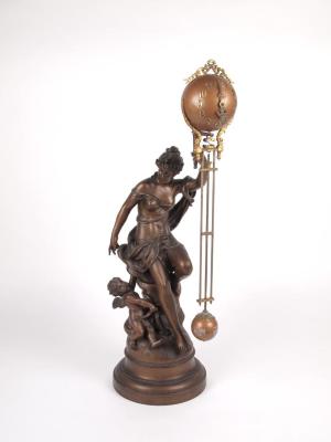 Clock, Statue