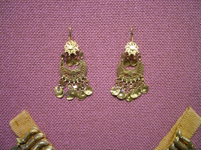 Earrings (pr.)