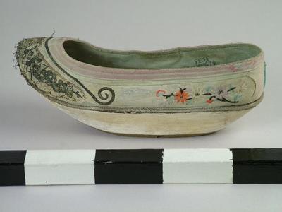 Shoe