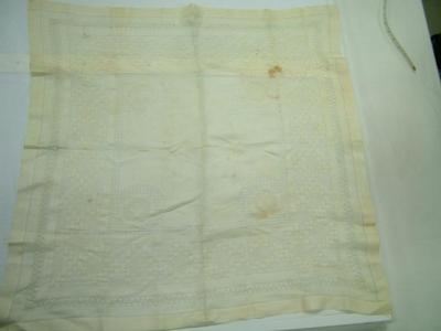 Scarf, Table