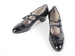 Shoe