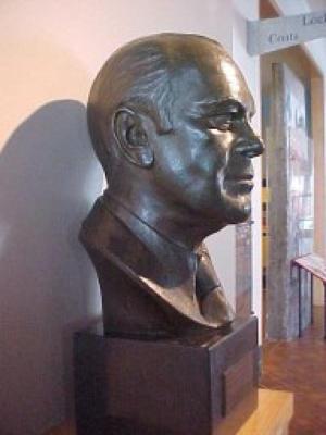 Bust, Gerald R. Ford 